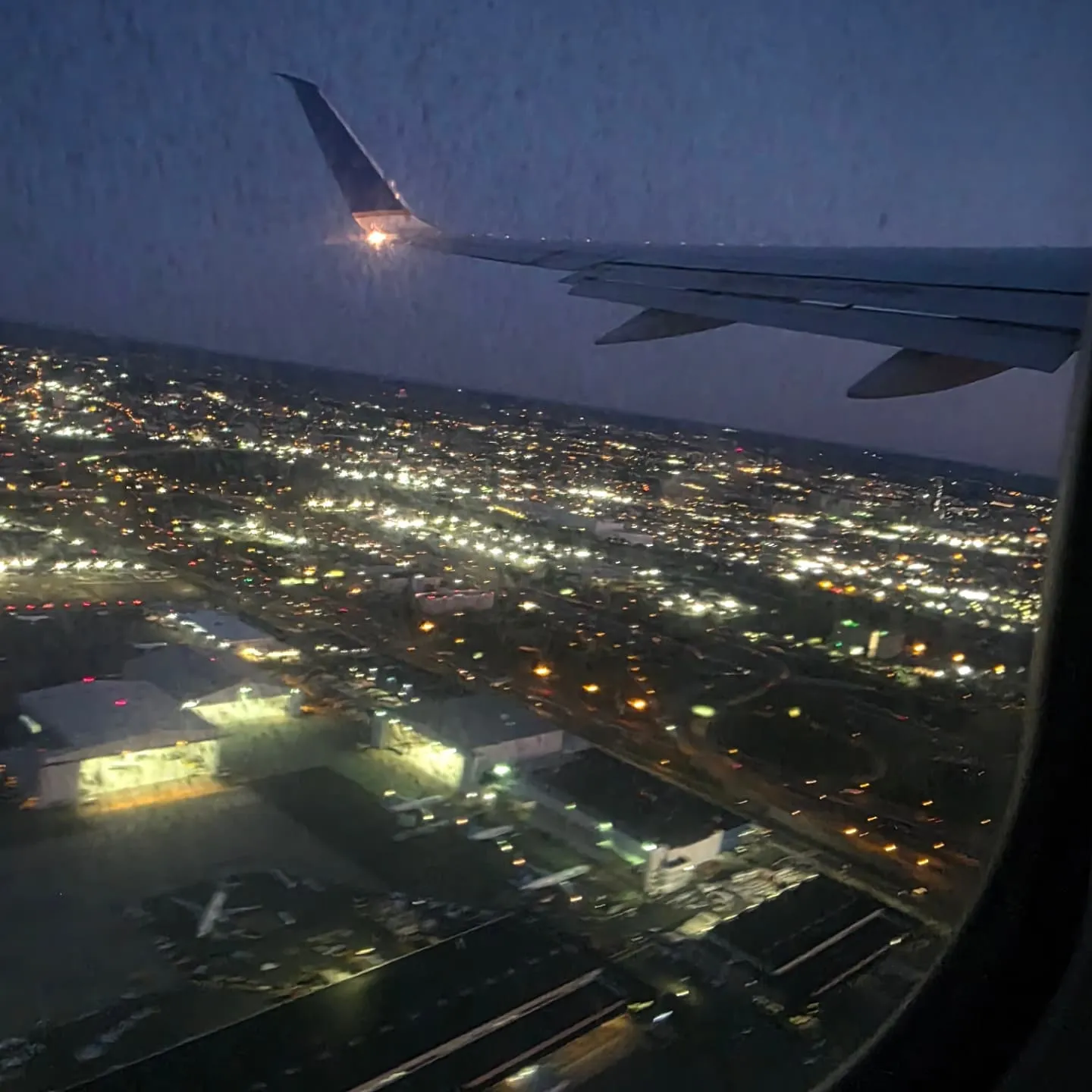 休暇を終えて戻って来ました🎵✈️